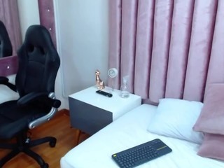 Kyli3stars nude on cam – live sex chat