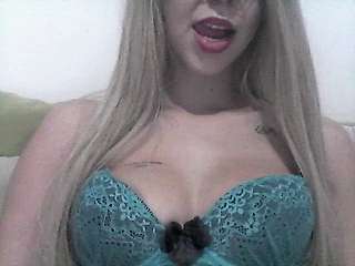 Lunnafantinni naked stripping on cam for live sex video chat