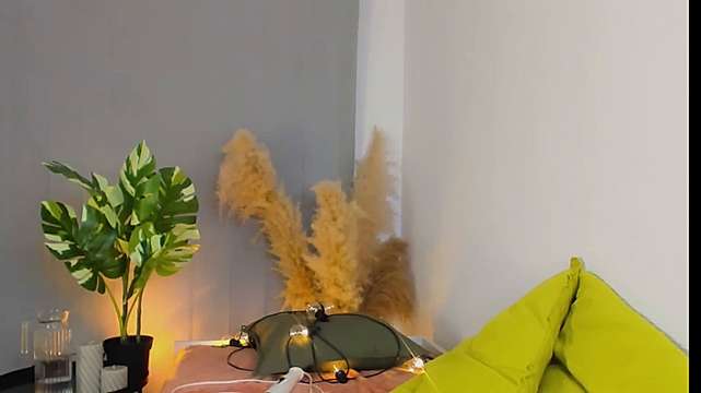 Mery_Cherry naked stripping on cam for live sex video chat