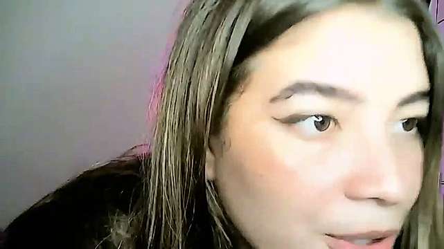 mianinni naked stripping on cam for live sex video chat