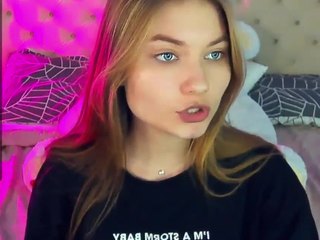 MilksShake nude on cam – live sex chat