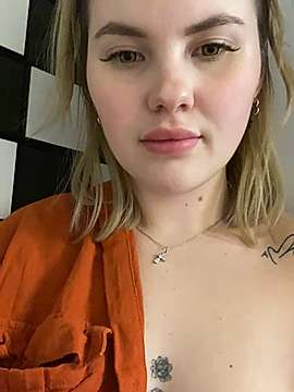 MiraStar naked stripping on cam for live sex video chat