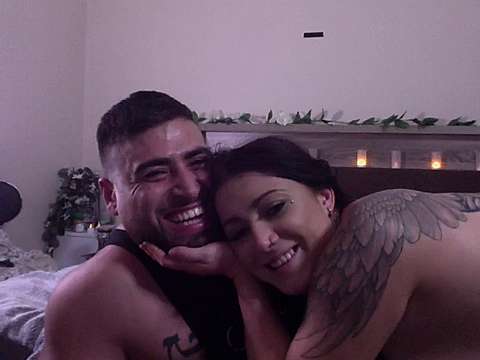 MrandmrsDelicious naked stripping on cam for live sex video chat