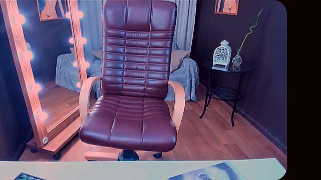 QueMarg naked stripping on cam for live sex video chat