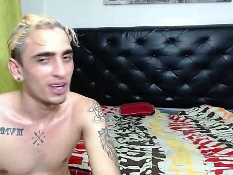 RenataANDLian naked stripping on cam for live sex video chat