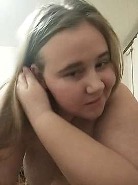 Sarah_Ree naked stripping on cam for live sex video chat