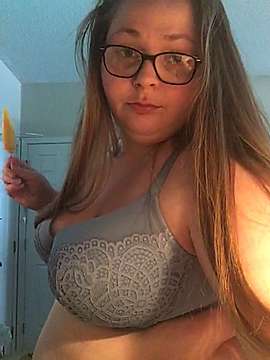 stonermama420 naked stripping on cam for live sex video chat