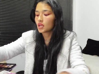 Sweet bonnie nude on cam – live sex chat