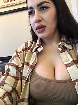 VikiCutee naked stripping on cam for live sex video chat