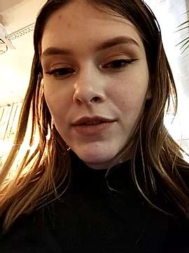 YeaCute naked stripping on cam for live sex video chat