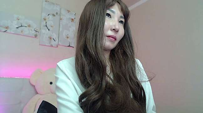 yukkisunn naked stripping on cam for live sex video chat