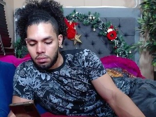 Dinohotplay nude on cam – live sex chat