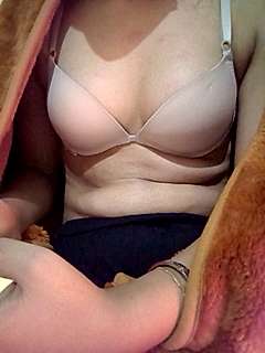 Maalakk naked stripping on cam for live sex video chat