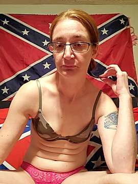 NCsoutherngirl naked stripping on cam for live sex video chat