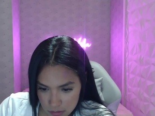AliceeMoorex nude on cam – live sex chat