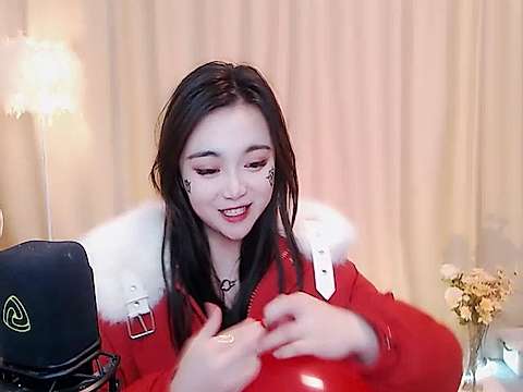 AliceTay naked stripping on cam for live sex video chat
