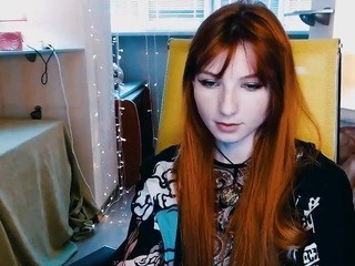 Allie-Snow nude on cam – live sex chat