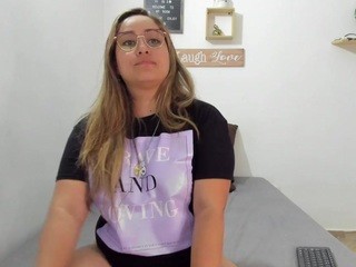 Amaia-Osher nude on cam – live sex chat