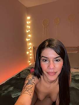 beaspanties naked stripping on cam for live sex video chat