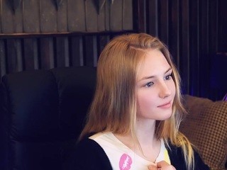 CandyKate nude on cam – live sex chat
