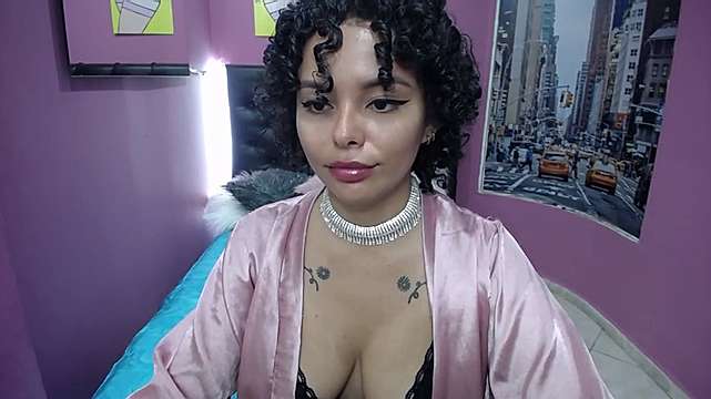 DaddyTessa naked stripping on cam for live sex video chat