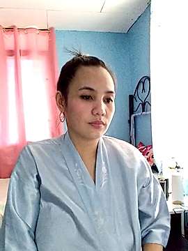Henessy_y2k naked stripping on cam for live sex video chat