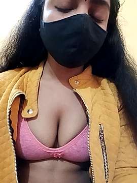 Hot-mama naked stripping on cam for live sex video chat