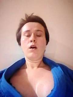 Ilona_shik naked stripping on cam for live sex video chat