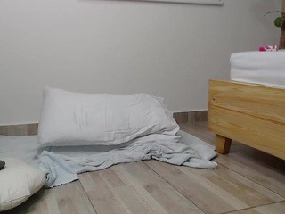 Isaura-92 nude on cam – live sex chat