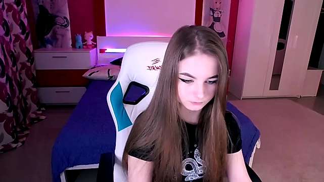 JuliaMiln naked stripping on cam for live sex video chat