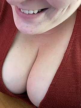 _Kiss_me_love_ naked stripping on cam for live sex video chat