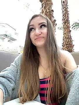 KristiCutee naked stripping on cam for live sex video chat