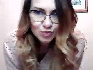 KrystalLaRed naked stripping on cam for live sex video chat