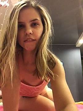 LeyaJohnson naked stripping on cam for live sex video chat