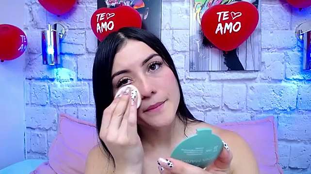 Liina_Smith naked stripping on cam for live sex video chat