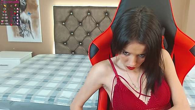 LindaPetite4daddy naked stripping on cam for live sex video chat
