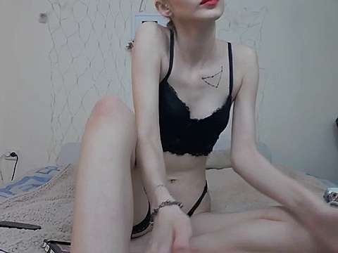 LizNoir naked stripping on cam for live sex video chat