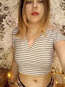 Mira_Cuddlies naked stripping on cam for live sex video chat