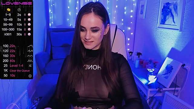 Oli_Via_Honey naked stripping on cam for live sex video chat