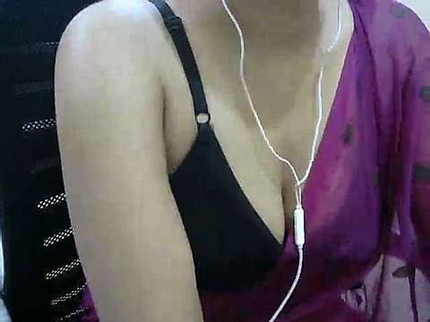 raja45rani naked stripping on cam for live sex video chat
