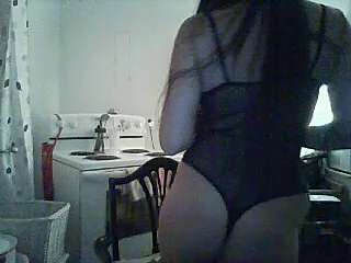 Rebecca2023 naked stripping on cam for live sex video chat