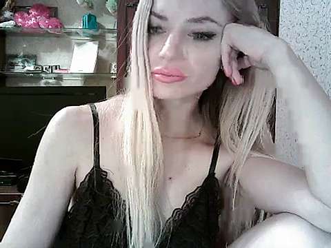 The_Candy_Fox naked stripping on cam for live sex video chat