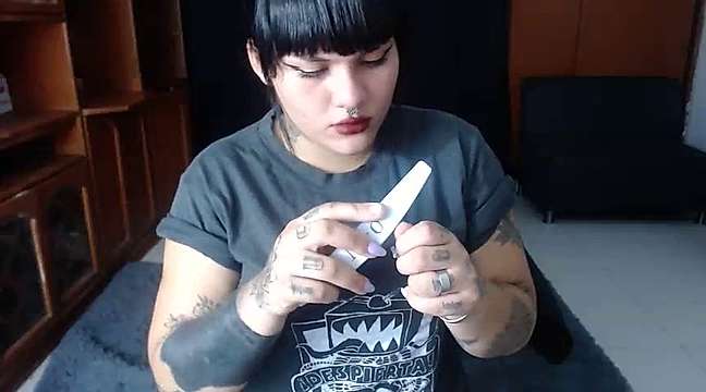 Tifanny_Rousse naked stripping on cam for live sex video chat