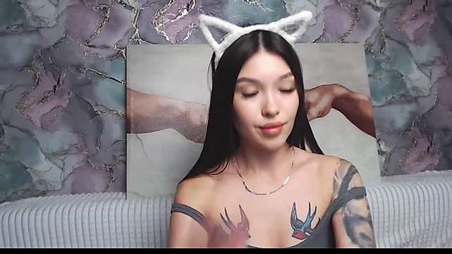 AlisaAustinLa naked stripping on cam for live sex video chat
