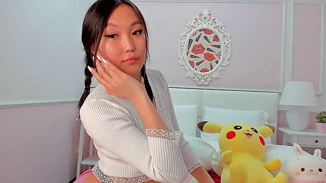 AsianSunn naked stripping on cam for live sex video chat