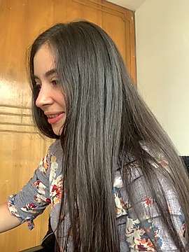 atenea-sweet naked stripping on cam for live sex video chat