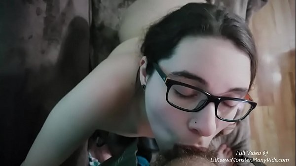 BOYFRIEND CUMS OVER TO FIX MY LAPTOP AND GETS WEED AND A HANDJOB PART 2