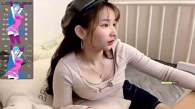 Cute_Top naked stripping on cam for live sex video chat