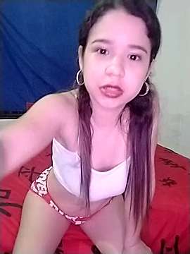 DaraHair naked stripping on cam for live sex video chat