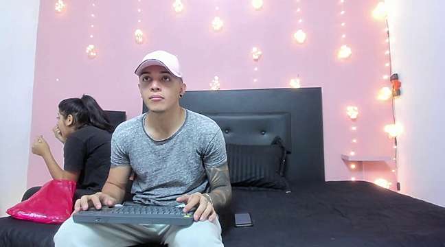 deimarhot naked stripping on cam for live sex video chat